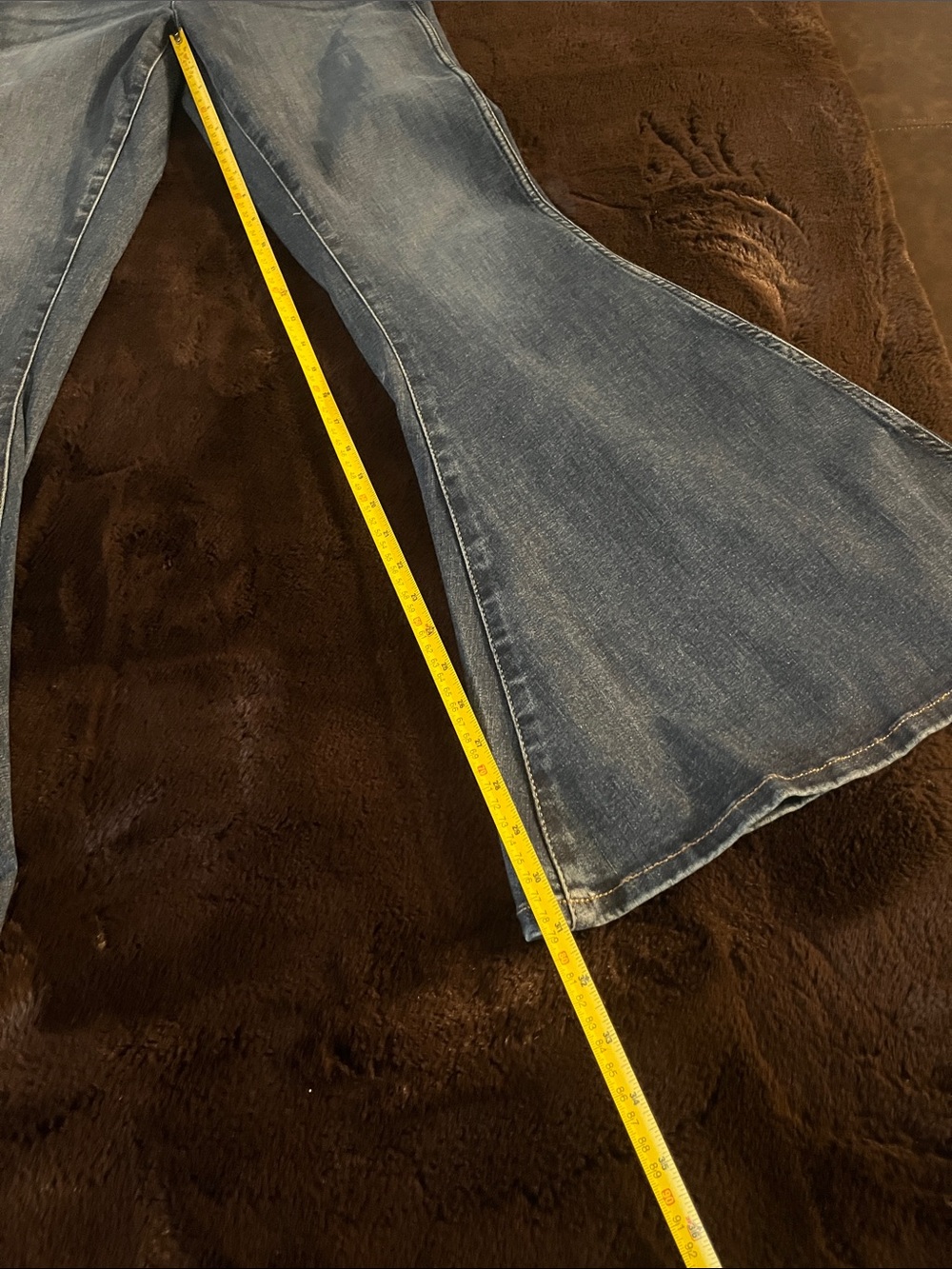 Wrangler X Lainey Wilson pull on flare jeans - Picture 13 of 14